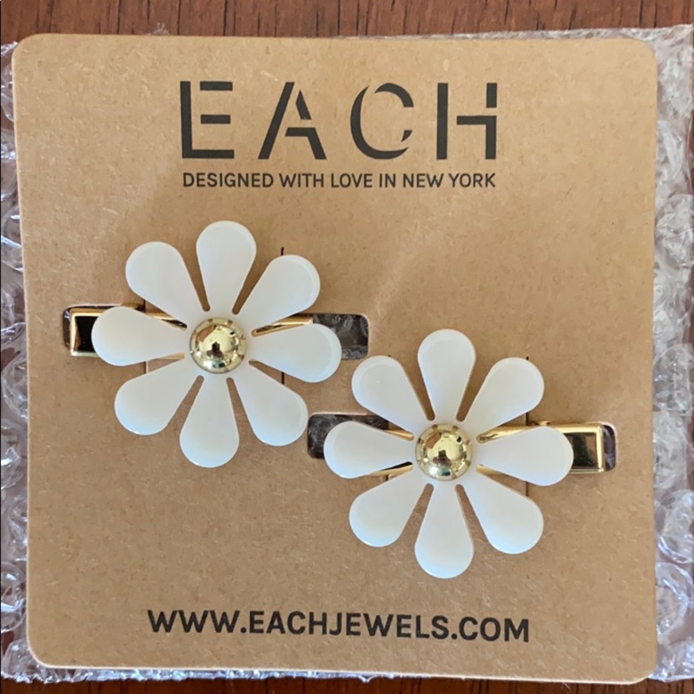 EACH Jewels Flower Hair Clips